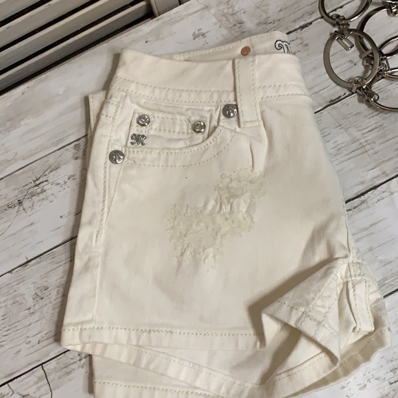 Miss Me Creamy White Distressed Jean Shorts 28 - Picture 9 of 14